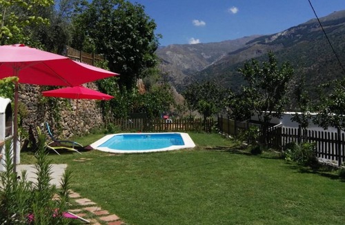 Guejar Sierra Ski Chalet | Chalet "Almez de Lúa" with Mountain View, Private Pool & Wi-Fi