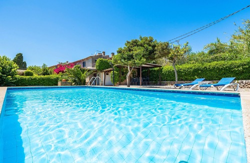 Pollensa Ski Chalet | Chalet Cana Can with Mountain View, Pool, Wi-Fi & Terrace
