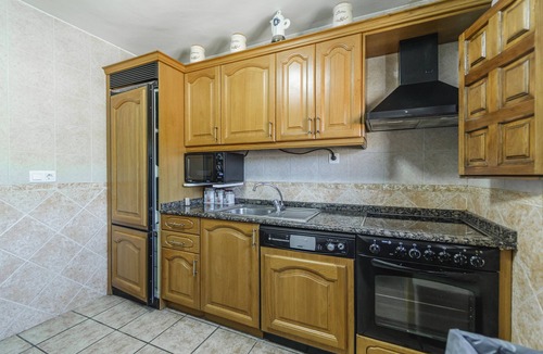 Valle de Valdelaguna Ski Chalet | Chalet 'Casa Rural Las Hoyas I' with Mountain View
