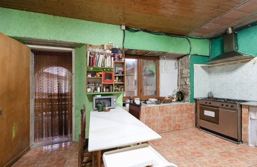 Rocafort Ski Chalet | Chalet 'Casa Refugi Les Orenetes' with Shared Terrace and Kitchen