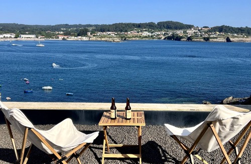 Oleiros Villa | Chalet de Diseño Para Sentirte Acariciado por el Mar, Mera, Galicia