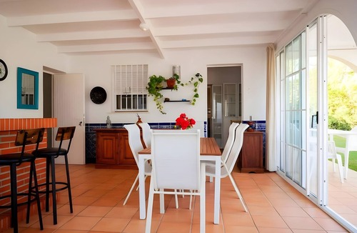 Valencina de la Concepcion House | Chalet de Lujo con Piscina Privada cerca de Sevilla