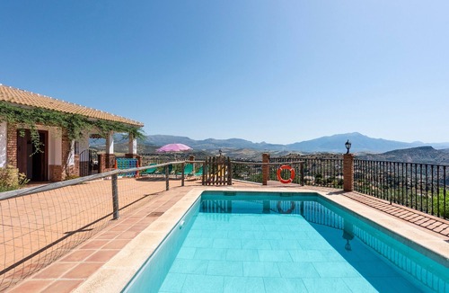 Comares Ski Chalet | Chalet "El Mirador Del Abuelo" with Private Pool, 2 Terraces & Wi-Fi