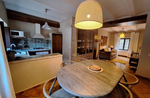 Las Nogueras House | Chalet 'El Pinar De La Lobera' with Mountain View, Shared Pool and Wi-Fi