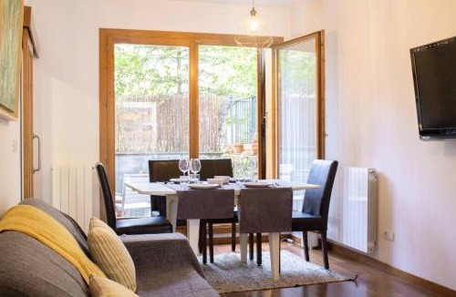 Biescas Ski Chalet | Chalet en urbanización, ideal para esquí
