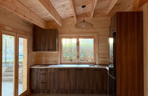 Villanueva del Arzobispo Ski Chalet | Chalet 'Villa Ibáñez' with Lake Views and Air Conditioning