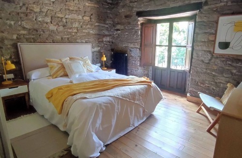 Caboalles de Abajo Ski Chalet | Chalet 'La Escondida' with Mountain View, Private Terrace and Wi-Fi