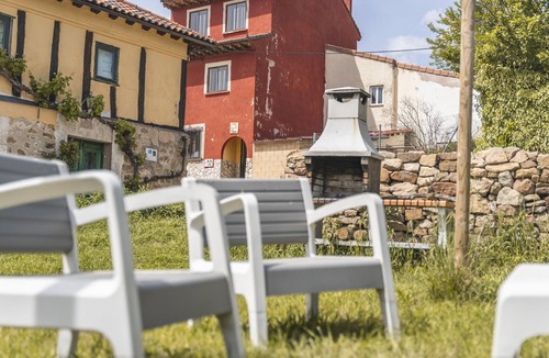 Galarde Ski Chalet | Chalet 'La Pedraja De Atapuerca' with Mountain View, Private Terrace and Private Garden