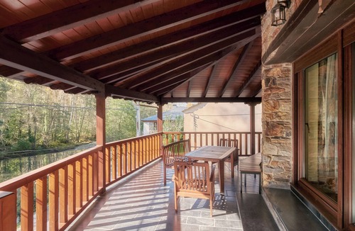 Puente de Domingo Florez House | Chalet 'Rio Cabrera' with Private Terrace and Wi-Fi