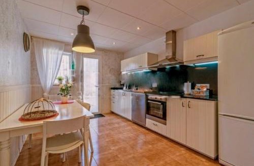 Santa Susanna House | Chalet Santa Susana