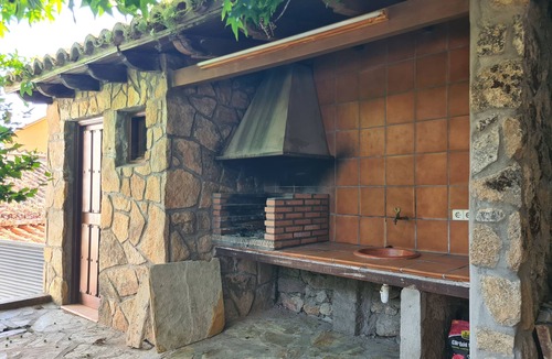 Piedralaves Ski Chalet | Chalet 'Tu Capricho' with Mountain View, Wi-Fi and Air Conditioning