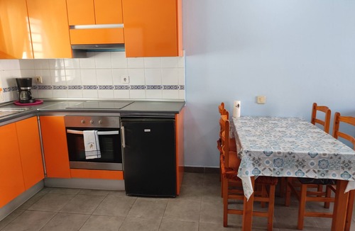 Bahia Calma House | Charming bungalow, by the sea, close to the beach, large terrace 25 m. WIFI