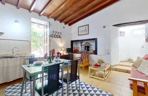 Valle de Guerra Villa | Charming 1-Bed House in La Laguna