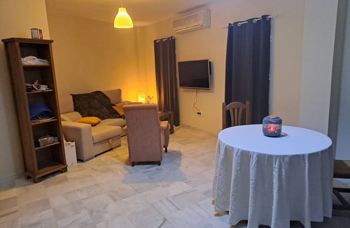 Tomares Apartment | Charming apartment for couples - discover magical Seville!