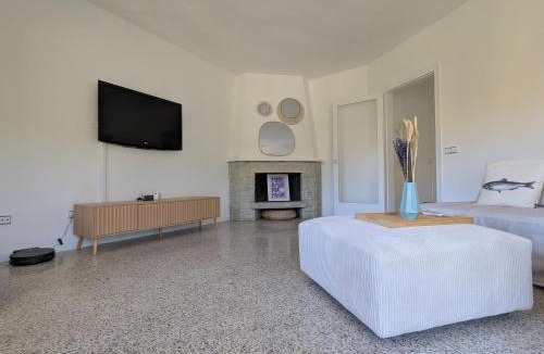 Sant Vicenc de Montalt Apartment | Charming Attic with Pool and Seaviews