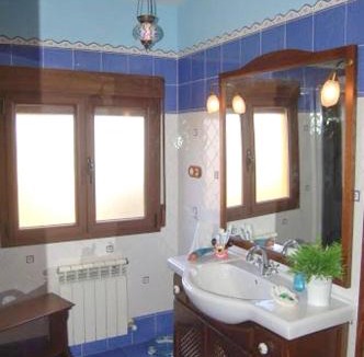 Alcazar de San Juan Ski Chalet | Charming Chalet in Cinco Casas with Private Pool