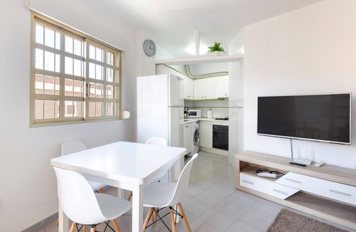Molino del Chirrete Apartment | 'Charming Playa Arena' Apartment with Sea Views, Wi-Fi and Air Conditioning
