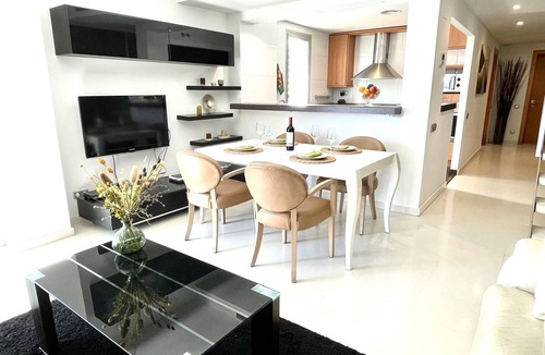 Sant Pere de Ribes Apartment | Charming house with the best swimming pool in the region. vilanovaapartments