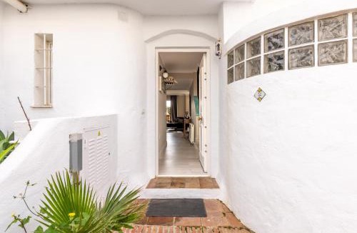 Torrequebrada House | Charming house next to the sea