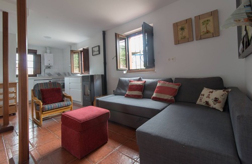 Peruyes Cottage | Charming newly renovated country house with ample land for exclusive use