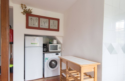 Peruyes Cottage | Charming newly renovated country house with ample land for exclusive use