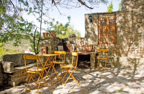 Navalsaz Cottage | Charming rural house, in a very pretty and quiet village.