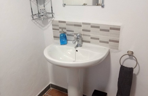 Moclin Apartment | Charming self contained apartment 58m square in the center of Moclin