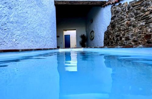 Santa Elena Villa | Charming villa in Santa Elena with private poolEL