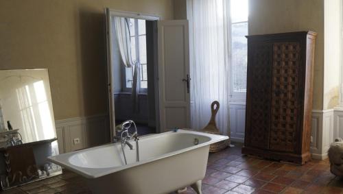 Chalabre House | Chateau in medieval Bastide - Sleeps up to 17