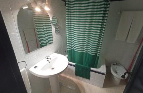 Hervas Apartment | Checkout 20h-Aldea Vetonia Alojamientos con Encanto- Mascotas Aceptadas-Chiquipark 2 plantas cubierto-Info y dudas 618-95-92-51 - A 1 min de Hervás- Carga eléctrica coches gratis