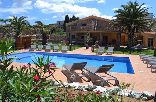 Garriguella Villa | child-friendly holiday home with private swimming pool. 17->28 people