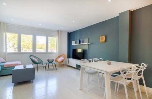 Roses Town Center Apartment | Citadel Holiday Apartment "Oliva" Roses, Beach 200m, centre 300m, Pr Parking Big sun Terrace