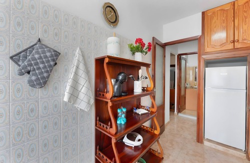 Santa Cruz de la Palma Apartment | City Home La Palma & WiFi – Central Room with Balcony