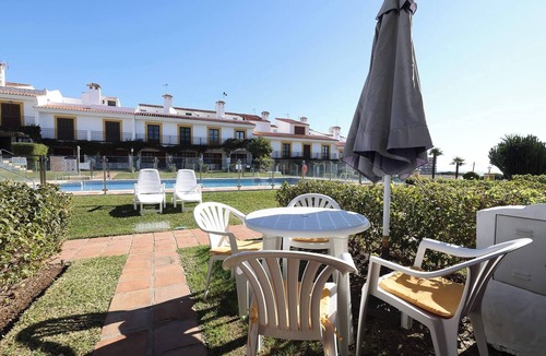 Calahonda Ski Chalet | Classic 2 Bed Andalusian Townhouse 500m From Beach