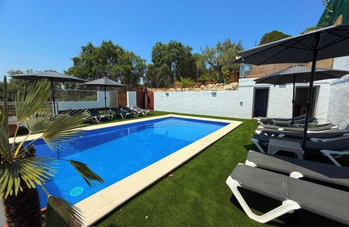 Lloret de Mar Villa | Club Villamar - Very spacious villa with a large swimming pool and breath-taking view over the a.