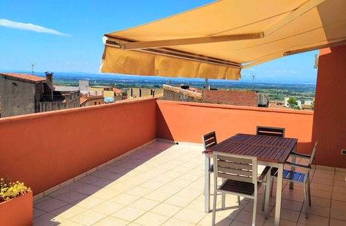 Palau-Saverdera Apartment | Comfort and Excellent Views on the Costa Brava