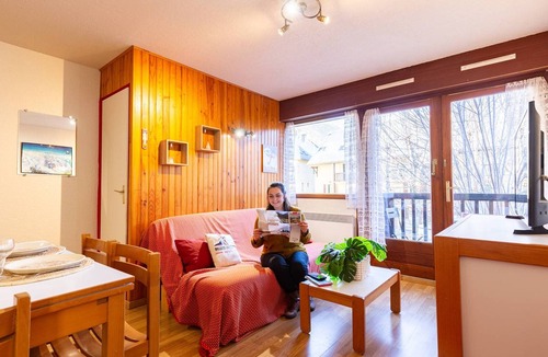 Vignec Apartment | Comfort in St Lary: T2, 4 ppl, jacuzzi, sauna, gym, parking