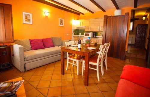 Robregordo Apartment | Comfortable bedroom apartment and sofa bed on the ground floor with fireplace