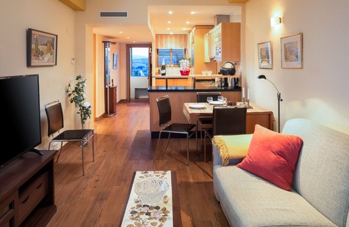 Fuengirola Apartment | Comfortable, contemporary and tranquil flat with sea views in the centre of town