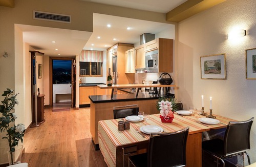 Fuengirola Apartment | Comfortable, contemporary and tranquil flat with sea views in the centre of town