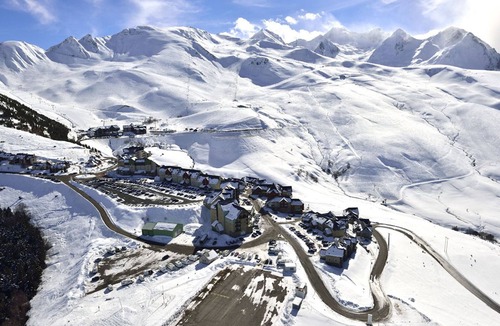 Peyragudes Apartment | Comfortable studio for 4 with free shuttle, Spassio access, and dishwasher in Peyragudes