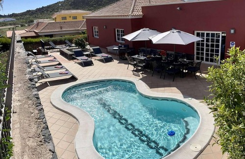 Buzanada Villa | Comfortable Villa 10 minutes from main resorts.