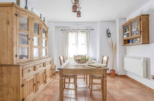 Carcabuey House | Comfy Holiday Home in Carcabuey with Patio