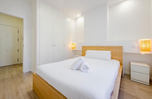 Imperial Apartment | Comodidad con parking para 4, vive La Latina