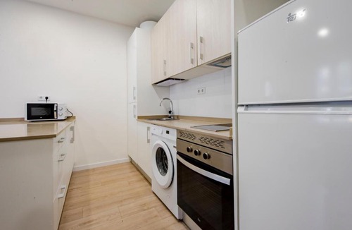 Imperial Apartment | Comodidad con parking para 4, vive La Latina