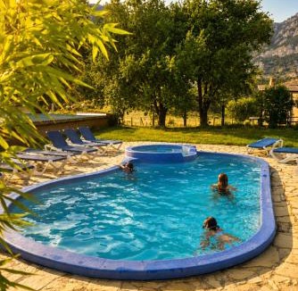 Capolat House | Complex Rural Can Caubet