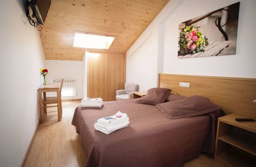 Triacastela Hostel | Complexo Xacobeo
