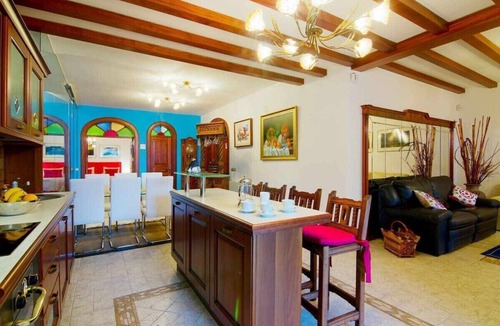 Playa del Cable Apartment | Concha House · Beachfront Heated Pool by Bayside