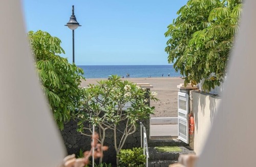 Playa del Cable Apartment | Concha House · Beachfront Heated Pool by Bayside