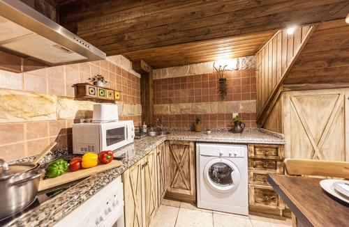 Paramo Cottage | Congosta, romantic cottage with private jacuzzi in the mountains